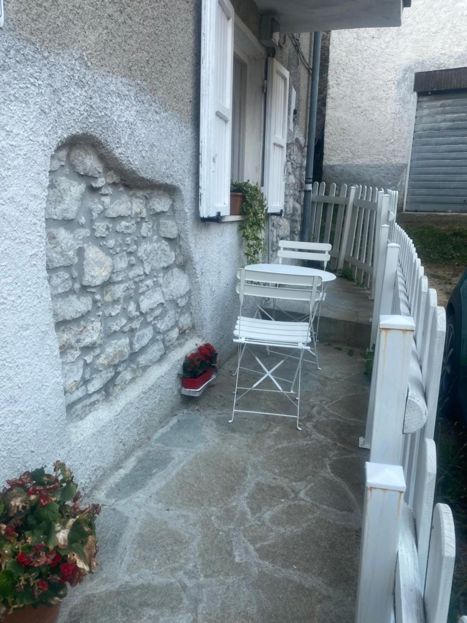 Jolie Petite Maison Chez Barbara Garbagna Extérieur photo
